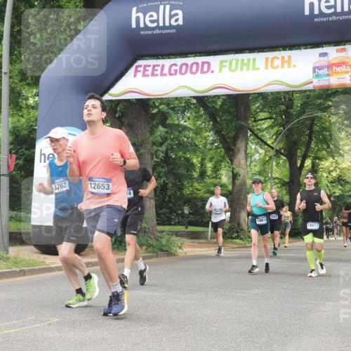 29.06.2025 - hella hamburg halbmarathon KatJ http://msf.ph/oto/8528712 29.06.2025 10:56:01 Zwischen KM18-KM19 1406, 3025, 3262, 4663, 5176, 6028, 6083, 7802 meine-sportfotos.de