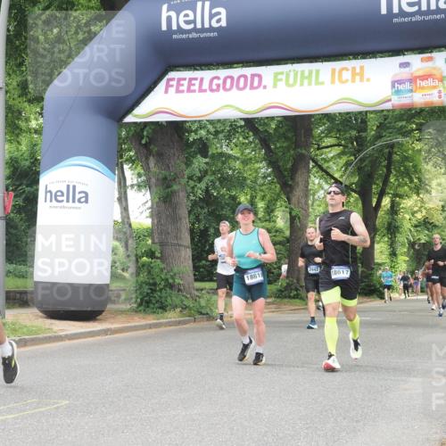 29.06.2025 - hella hamburg halbmarathon KatJ http://msf.ph/oto/8528751 29.06.2025 10:56:02 Zwischen KM18-KM19 1406, 2942, 3025, 3262, 5176, 6028, 6083 meine-sportfotos.de