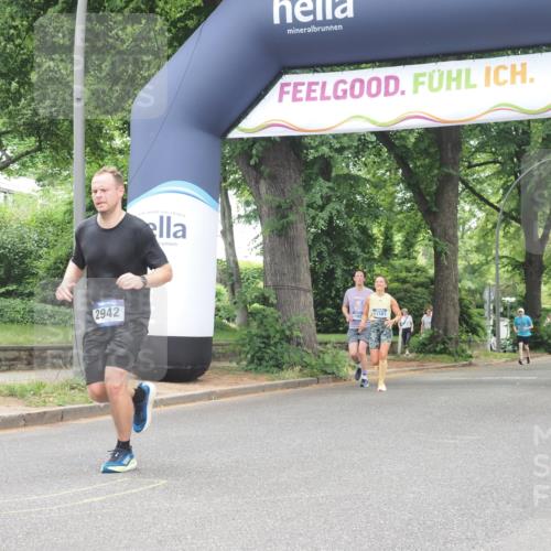29.06.2025 - hella hamburg halbmarathon KatJ http://msf.ph/oto/8528818 29.06.2025 10:56:05 Zwischen KM18-KM19 2942, 3025, 3262 meine-sportfotos.de