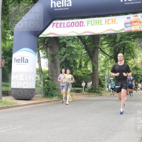 29.06.2025 - hella hamburg halbmarathon KatJ http://msf.ph/oto/8528823 29.06.2025 10:56:06 Zwischen KM18-KM19 2942, 3025, 3262, 4649 meine-sportfotos.de