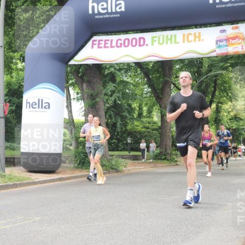 29.06.2025 - hella hamburg halbmarathon KatJ http://msf.ph/oto/8528841 29.06.2025 10:56:07 Zwischen KM18-KM19 2942, 4649 meine-sportfotos.de