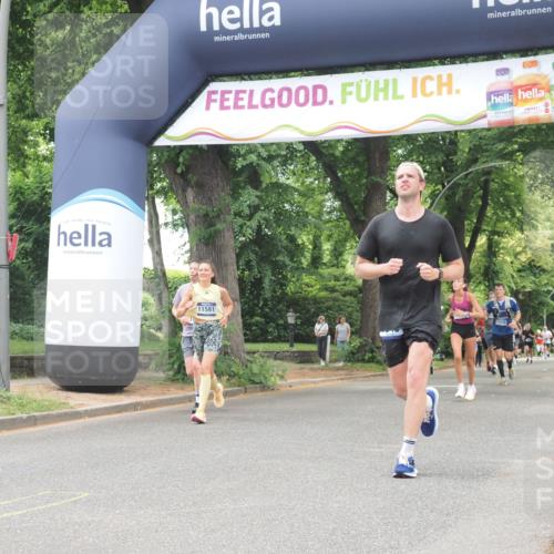 29.06.2025 - hella hamburg halbmarathon KatJ http://msf.ph/oto/8528843 29.06.2025 10:56:07 Zwischen KM18-KM19 2942, 4649 meine-sportfotos.de