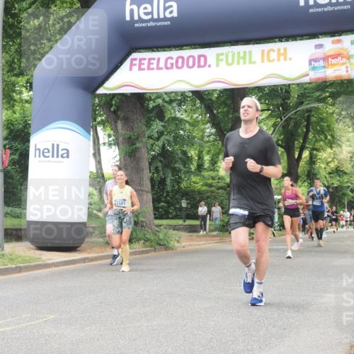 29.06.2025 - hella hamburg halbmarathon KatJ http://msf.ph/oto/8528849 29.06.2025 10:56:07 Zwischen KM18-KM19 2942, 4649 meine-sportfotos.de