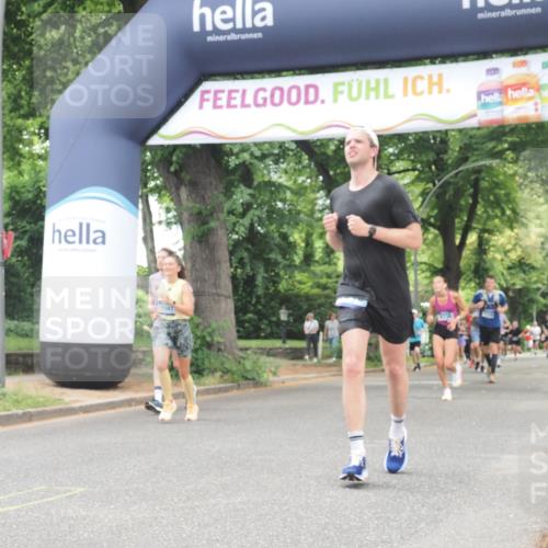 29.06.2025 - hella hamburg halbmarathon KatJ http://msf.ph/oto/8528853 29.06.2025 10:56:07 Zwischen KM18-KM19 2942, 4649 meine-sportfotos.de