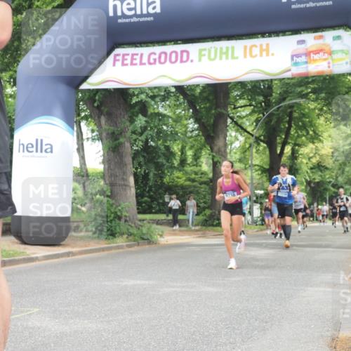 29.06.2025 - hella hamburg halbmarathon KatJ http://msf.ph/oto/8528865 29.06.2025 10:56:08 Zwischen KM18-KM19 2942, 4649 meine-sportfotos.de