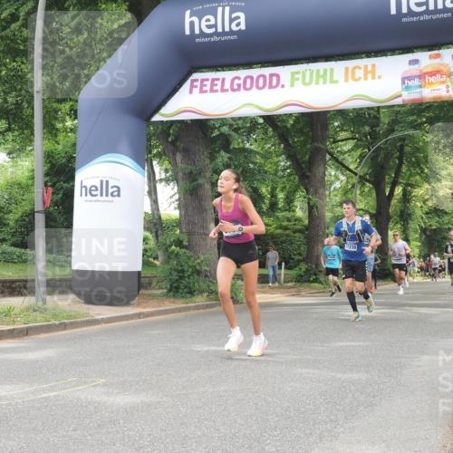 29.06.2025 - hella hamburg halbmarathon KatJ http://msf.ph/oto/8528892 29.06.2025 10:56:10 Zwischen KM18-KM19 2942, 4649 meine-sportfotos.de