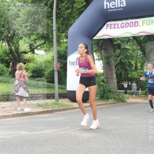 29.06.2025 - hella hamburg halbmarathon KatJ http://msf.ph/oto/8528922 29.06.2025 10:56:11 Zwischen KM18-KM19 4649 meine-sportfotos.de