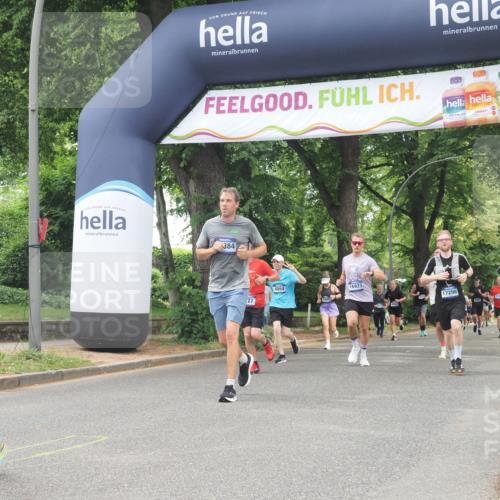 29.06.2025 - hella hamburg halbmarathon KatJ http://msf.ph/oto/8528973 29.06.2025 10:56:13 Zwischen KM18-KM19 4649, 4864, 8727 meine-sportfotos.de