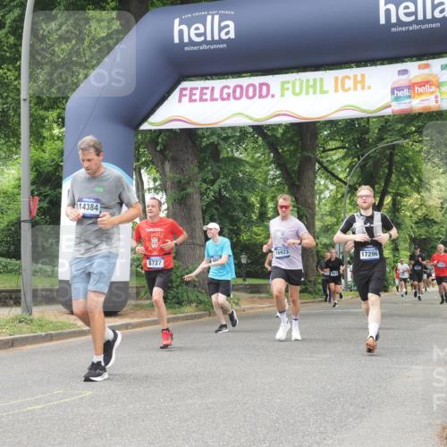 29.06.2025 - hella hamburg halbmarathon KatJ http://msf.ph/oto/8528987 29.06.2025 10:56:14 Zwischen KM18-KM19 4649, 4864, 8727 meine-sportfotos.de