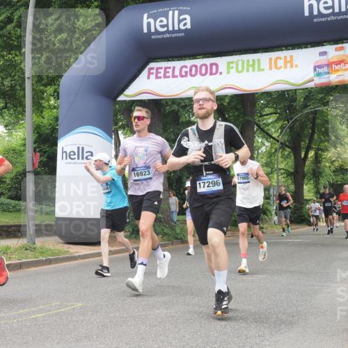29.06.2025 - hella hamburg halbmarathon KatJ http://msf.ph/oto/8529010 29.06.2025 10:56:15 Zwischen KM18-KM19 4864, 6295, 8727 meine-sportfotos.de