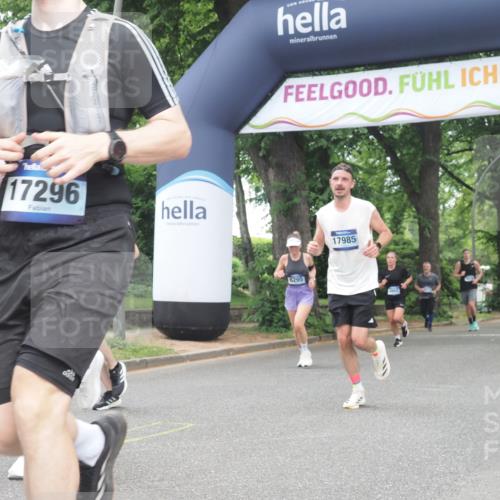 29.06.2025 - hella hamburg halbmarathon KatJ http://msf.ph/oto/8529036 29.06.2025 10:56:16 Zwischen KM18-KM19 4864, 4962, 6295, 8727 meine-sportfotos.de