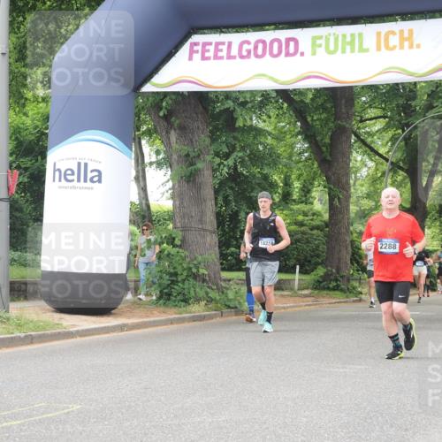 29.06.2025 - hella hamburg halbmarathon KatJ http://msf.ph/oto/8529096 29.06.2025 10:56:19 Zwischen KM18-KM19 2288, 4864, 4962, 6295, 8727 meine-sportfotos.de