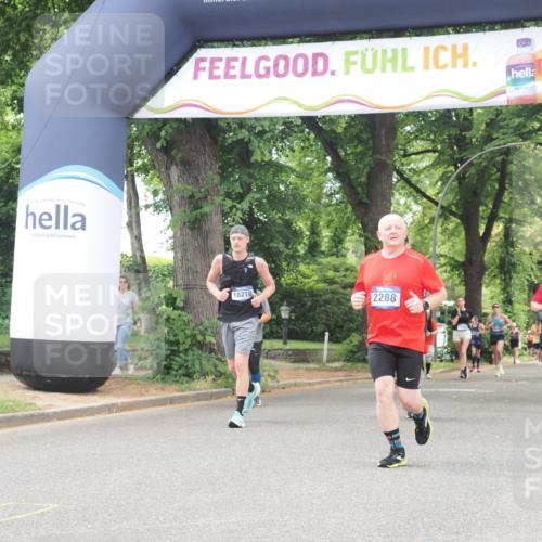 29.06.2025 - hella hamburg halbmarathon KatJ http://msf.ph/oto/8529121 29.06.2025 10:56:20 Zwischen KM18-KM19 2288, 3091, 4864, 4962, 6295, 8727 meine-sportfotos.de