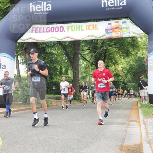 29.06.2025 - hella hamburg halbmarathon KatJ http://msf.ph/oto/8529155 29.06.2025 10:56:22 Zwischen KM18-KM19 2288, 3091, 4962, 6295, 8614 meine-sportfotos.de