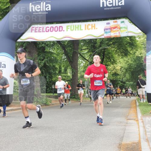 29.06.2025 - hella hamburg halbmarathon KatJ http://msf.ph/oto/8529162 29.06.2025 10:56:22 Zwischen KM18-KM19 2288, 3091, 4962, 6295, 8614 meine-sportfotos.de