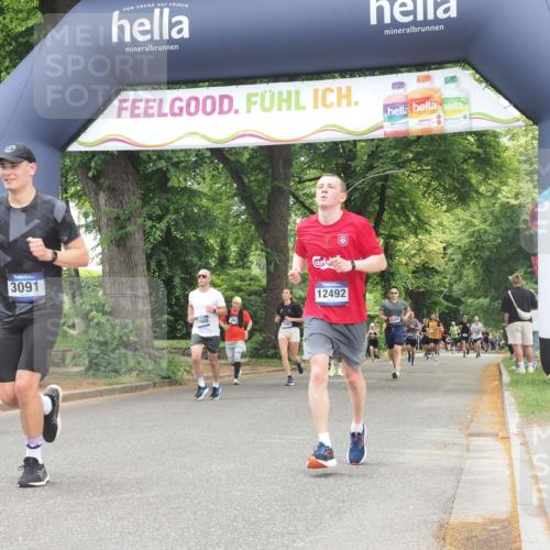 29.06.2025 - hella hamburg halbmarathon KatJ http://msf.ph/oto/8529174 29.06.2025 10:56:23 Zwischen KM18-KM19 2288, 3091, 4962, 6295, 8614 meine-sportfotos.de
