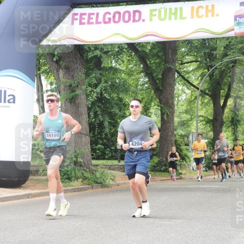 29.06.2025 - hella hamburg halbmarathon KatJ http://msf.ph/oto/8529235 29.06.2025 10:56:27 Zwischen KM18-KM19 1032, 3091, 4204, 8614 meine-sportfotos.de