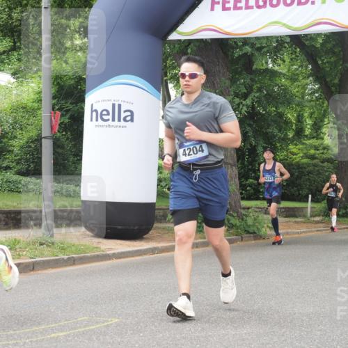 29.06.2025 - hella hamburg halbmarathon KatJ http://msf.ph/oto/8529253 29.06.2025 10:56:28 Zwischen KM18-KM19 1032, 3091, 4204, 8614 meine-sportfotos.de