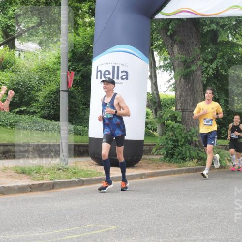 29.06.2025 - hella hamburg halbmarathon KatJ http://msf.ph/oto/8529265 29.06.2025 10:56:30 Zwischen KM18-KM19 1032, 4204, 5242, 8614 meine-sportfotos.de