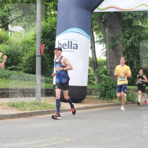 29.06.2025 - hella hamburg halbmarathon KatJ http://msf.ph/oto/8529268 29.06.2025 10:56:31 Zwischen KM18-KM19 1032, 4204, 5242 meine-sportfotos.de