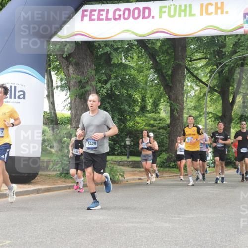 29.06.2025 - hella hamburg halbmarathon KatJ http://msf.ph/oto/8529302 29.06.2025 10:56:32 Zwischen KM18-KM19 1032, 4204, 5242 meine-sportfotos.de
