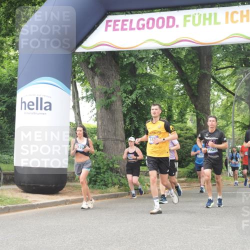29.06.2025 - hella hamburg halbmarathon KatJ http://msf.ph/oto/8529326 29.06.2025 10:56:34 Zwischen KM18-KM19 1032, 1850, 5191, 5242 meine-sportfotos.de