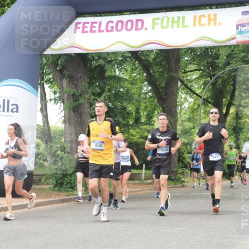 29.06.2025 - hella hamburg halbmarathon KatJ http://msf.ph/oto/8529344 29.06.2025 10:56:35 Zwischen KM18-KM19 1850, 5191, 5242, 6664 meine-sportfotos.de