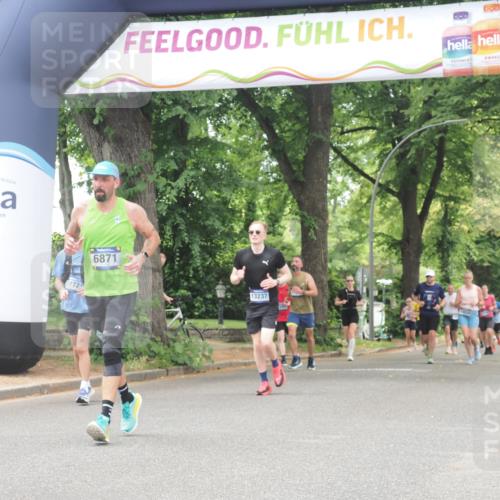 29.06.2025 - hella hamburg halbmarathon KatJ http://msf.ph/oto/8529487 29.06.2025 10:56:41 Zwischen KM18-KM19 1745, 1766, 1830, 1850, 2359, 5191, 6664, 6871 meine-sportfotos.de
