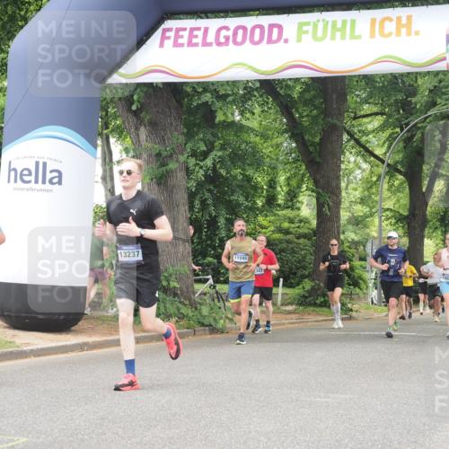 29.06.2025 - hella hamburg halbmarathon KatJ http://msf.ph/oto/8529494 29.06.2025 10:56:43 Zwischen KM18-KM19 1745, 1766, 1830, 2359, 6664, 6871 meine-sportfotos.de