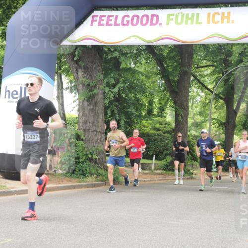 29.06.2025 - hella hamburg halbmarathon KatJ http://msf.ph/oto/8529504 29.06.2025 10:56:43 Zwischen KM18-KM19 1745, 1766, 1830, 2359, 6664, 6871 meine-sportfotos.de