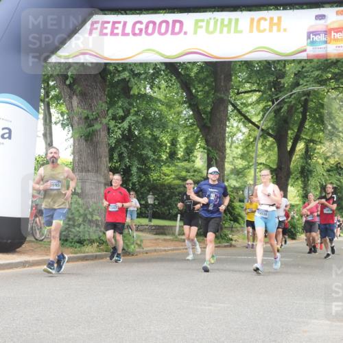 29.06.2025 - hella hamburg halbmarathon KatJ http://msf.ph/oto/8529518 29.06.2025 10:56:44 Zwischen KM18-KM19 1745, 1766, 1830, 2359, 6871 meine-sportfotos.de