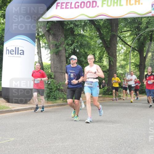 29.06.2025 - hella hamburg halbmarathon KatJ http://msf.ph/oto/8529532 29.06.2025 10:56:46 Zwischen KM18-KM19 2359, 6871 meine-sportfotos.de