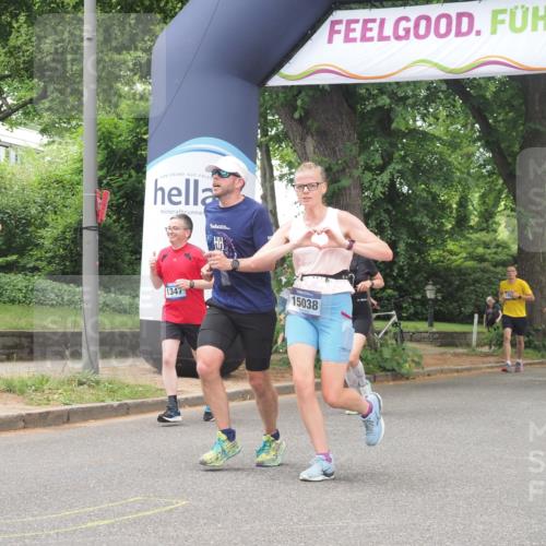 29.06.2025 - hella hamburg halbmarathon KatJ http://msf.ph/oto/8529544 29.06.2025 10:56:46 Zwischen KM18-KM19 2359, 6871 meine-sportfotos.de