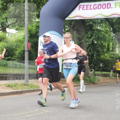 29.06.2025 - hella hamburg halbmarathon KatJ http://msf.ph/oto/8529547 29.06.2025 10:56:46 Zwischen KM18-KM19 2359, 6871 meine-sportfotos.de