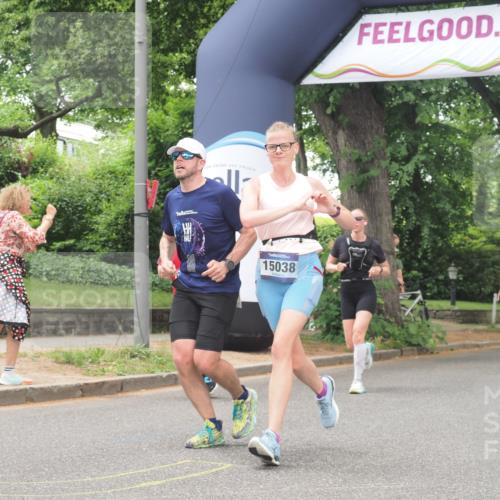 29.06.2025 - hella hamburg halbmarathon KatJ http://msf.ph/oto/8529550 29.06.2025 10:56:47 Zwischen KM18-KM19 1347, 6871 meine-sportfotos.de