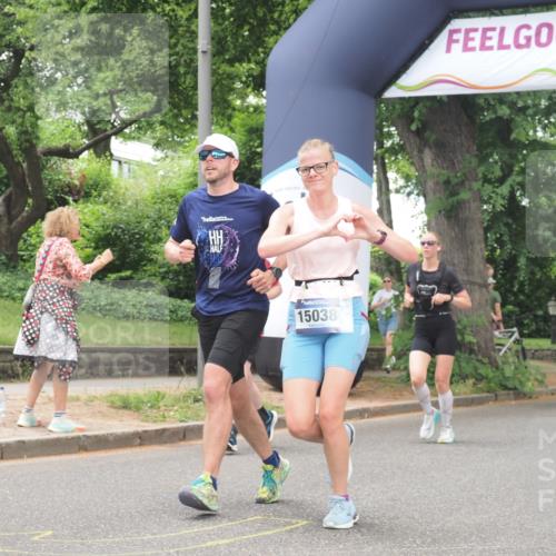 29.06.2025 - hella hamburg halbmarathon KatJ http://msf.ph/oto/8529554 29.06.2025 10:56:47 Zwischen KM18-KM19 1347, 6871 meine-sportfotos.de