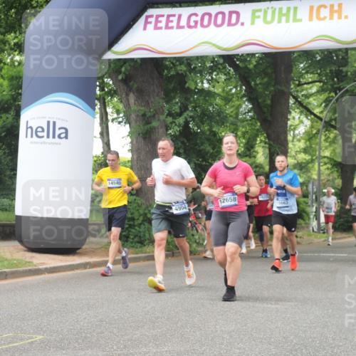 29.06.2025 - hella hamburg halbmarathon KatJ http://msf.ph/oto/8529584 29.06.2025 10:56:50 Zwischen KM18-KM19 1347, 4904 meine-sportfotos.de