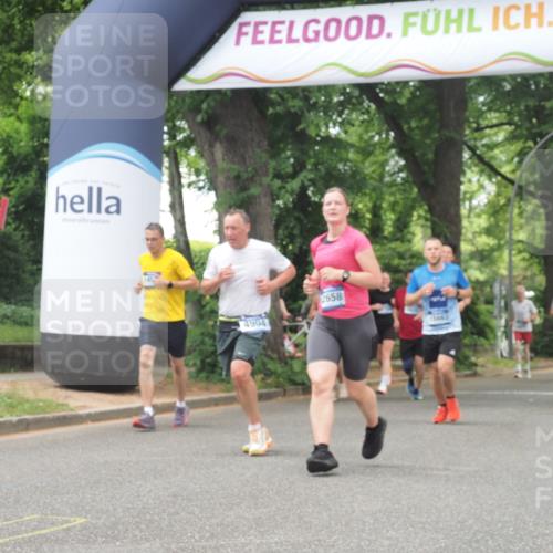 29.06.2025 - hella hamburg halbmarathon KatJ http://msf.ph/oto/8529587 29.06.2025 10:56:50 Zwischen KM18-KM19 1347, 4904 meine-sportfotos.de