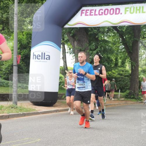 29.06.2025 - hella hamburg halbmarathon KatJ http://msf.ph/oto/8529612 29.06.2025 10:56:52 Zwischen KM18-KM19 1347, 4904 meine-sportfotos.de