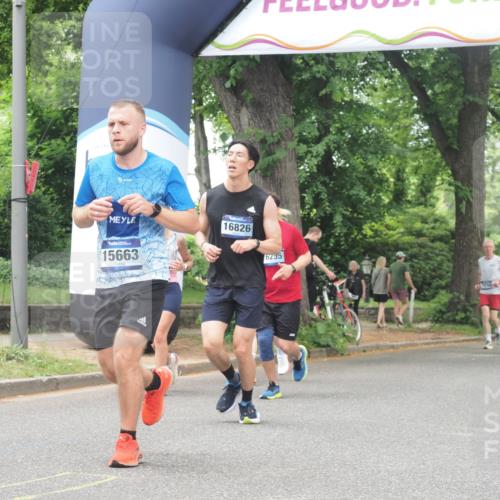 29.06.2025 - hella hamburg halbmarathon KatJ http://msf.ph/oto/8529615 29.06.2025 10:56:52 Zwischen KM18-KM19 1347, 4904 meine-sportfotos.de