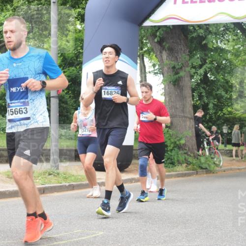29.06.2025 - hella hamburg halbmarathon KatJ http://msf.ph/oto/8529627 29.06.2025 10:56:53 Zwischen KM18-KM19 1347, 4904 meine-sportfotos.de