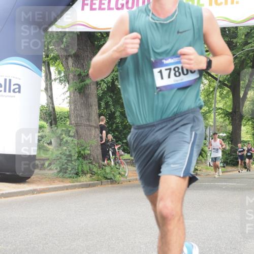 29.06.2025 - hella hamburg halbmarathon KatJ http://msf.ph/oto/8529641 29.06.2025 10:56:54 Zwischen KM18-KM19 1347, 4904 meine-sportfotos.de