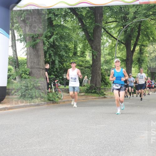 29.06.2025 - hella hamburg halbmarathon KatJ http://msf.ph/oto/8529663 29.06.2025 10:56:59 Zwischen KM18-KM19  meine-sportfotos.de