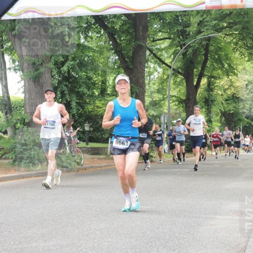 29.06.2025 - hella hamburg halbmarathon KatJ http://msf.ph/oto/8529685 29.06.2025 10:57:00 Zwischen KM18-KM19  meine-sportfotos.de