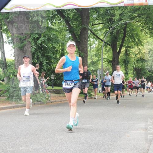 29.06.2025 - hella hamburg halbmarathon KatJ http://msf.ph/oto/8529687 29.06.2025 10:57:00 Zwischen KM18-KM19  meine-sportfotos.de