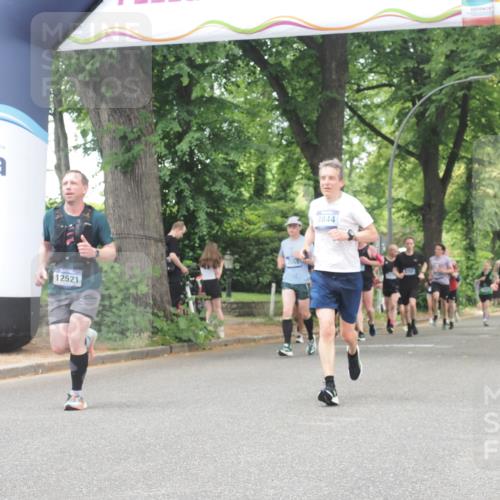 29.06.2025 - hella hamburg halbmarathon KatJ http://msf.ph/oto/8529703 29.06.2025 10:57:03 Zwischen KM18-KM19 3844 meine-sportfotos.de
