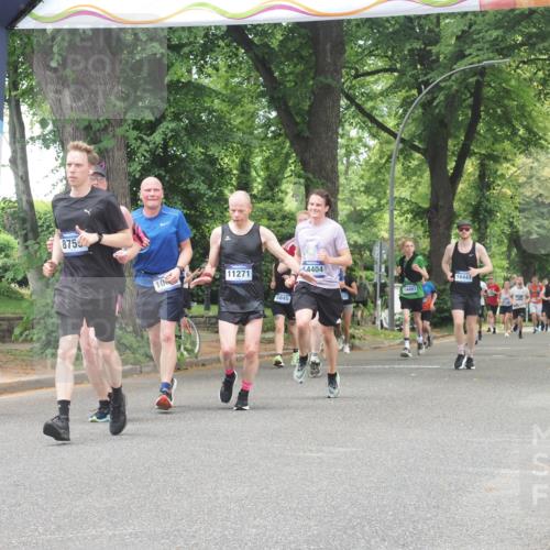29.06.2025 - hella hamburg halbmarathon KatJ http://msf.ph/oto/8529752 29.06.2025 10:57:08 Zwischen KM18-KM19 2055, 2277, 3834, 3844, 8755 meine-sportfotos.de