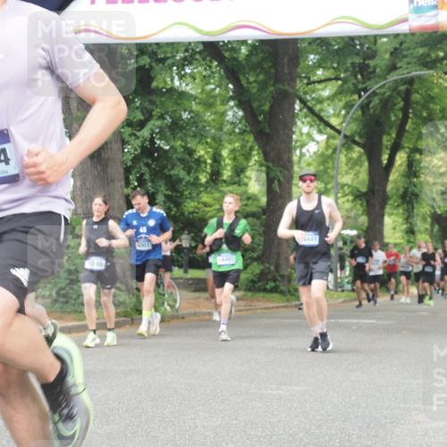 29.06.2025 - hella hamburg halbmarathon KatJ http://msf.ph/oto/8529804 29.06.2025 10:57:10 Zwischen KM18-KM19 2055, 2277, 3834, 5845, 8755 meine-sportfotos.de