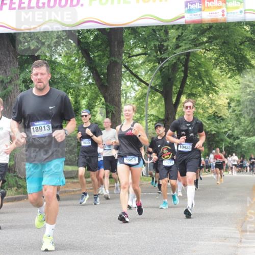 29.06.2025 - hella hamburg halbmarathon KatJ http://msf.ph/oto/8529887 29.06.2025 10:57:19 Zwischen KM18-KM19 1173, 1527, 1859, 3729, 7209, 7840 meine-sportfotos.de