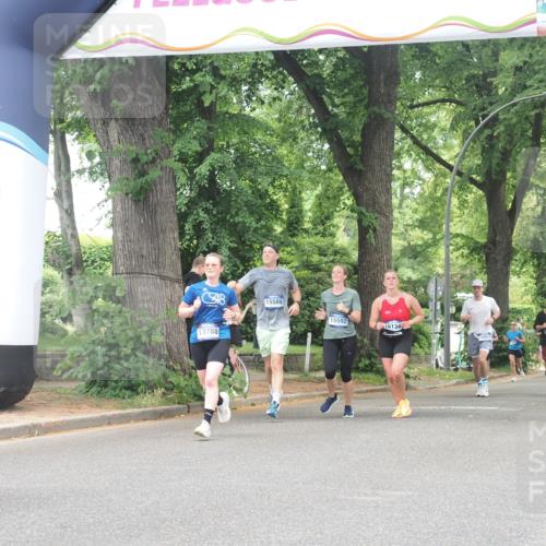 29.06.2025 - hella hamburg halbmarathon KatJ http://msf.ph/oto/8529983 29.06.2025 10:57:26 Zwischen KM18-KM19 1173, 1859, 2990, 3691, 5423, 7209, 7840 meine-sportfotos.de